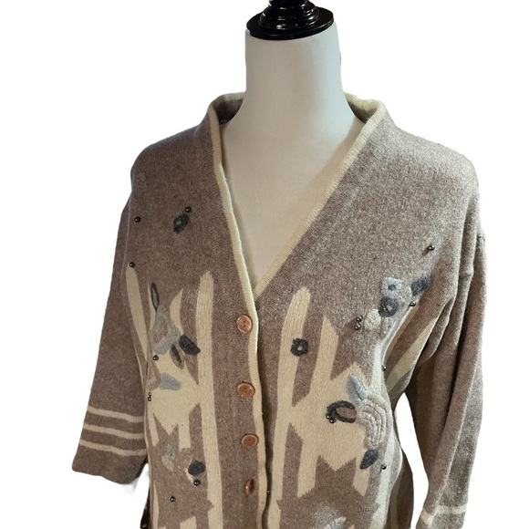Yessica Vintage 72% Wool Button Up Long Sleeve Embroidered VNeck Cardigan 40-42 - Picture 3 of 9